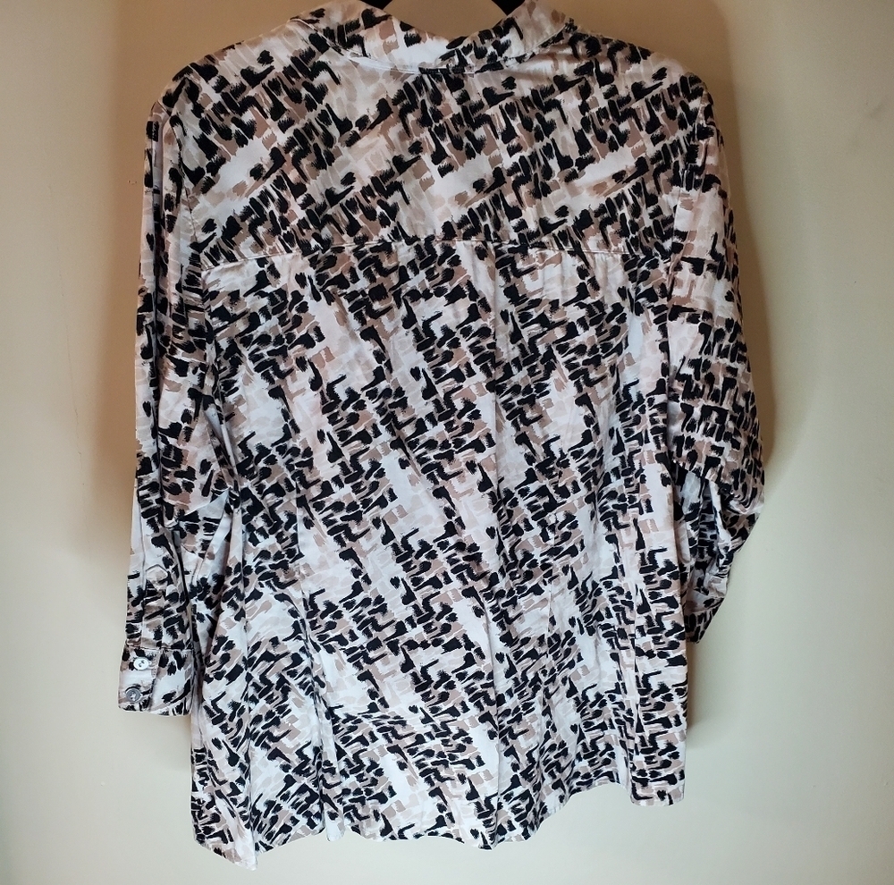 Cute Plus Size Button Down Top Size 2X - Picture 5 of 5